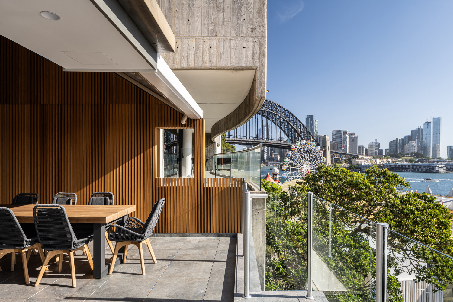 Glen St Penthouse project